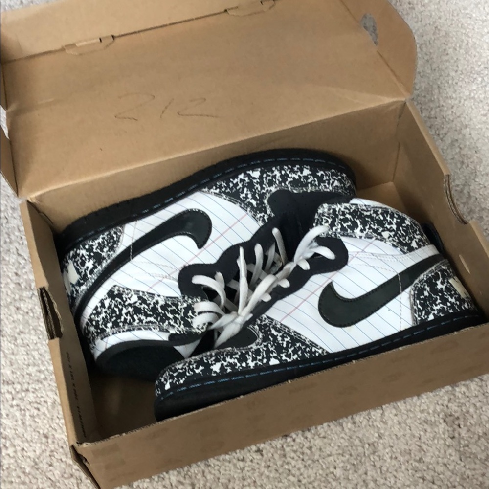 Nike notebook shoes kids size 3 / women 5